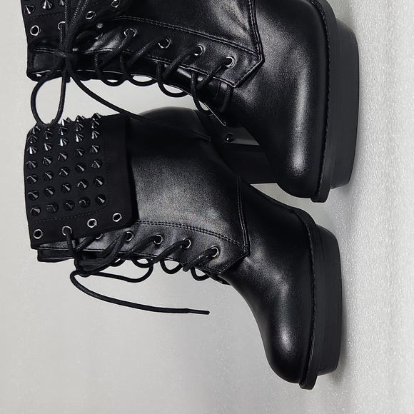 Blackheart Studded Black Combat Boots Hot Topic NIB Size 8 - Picture 5 of 16